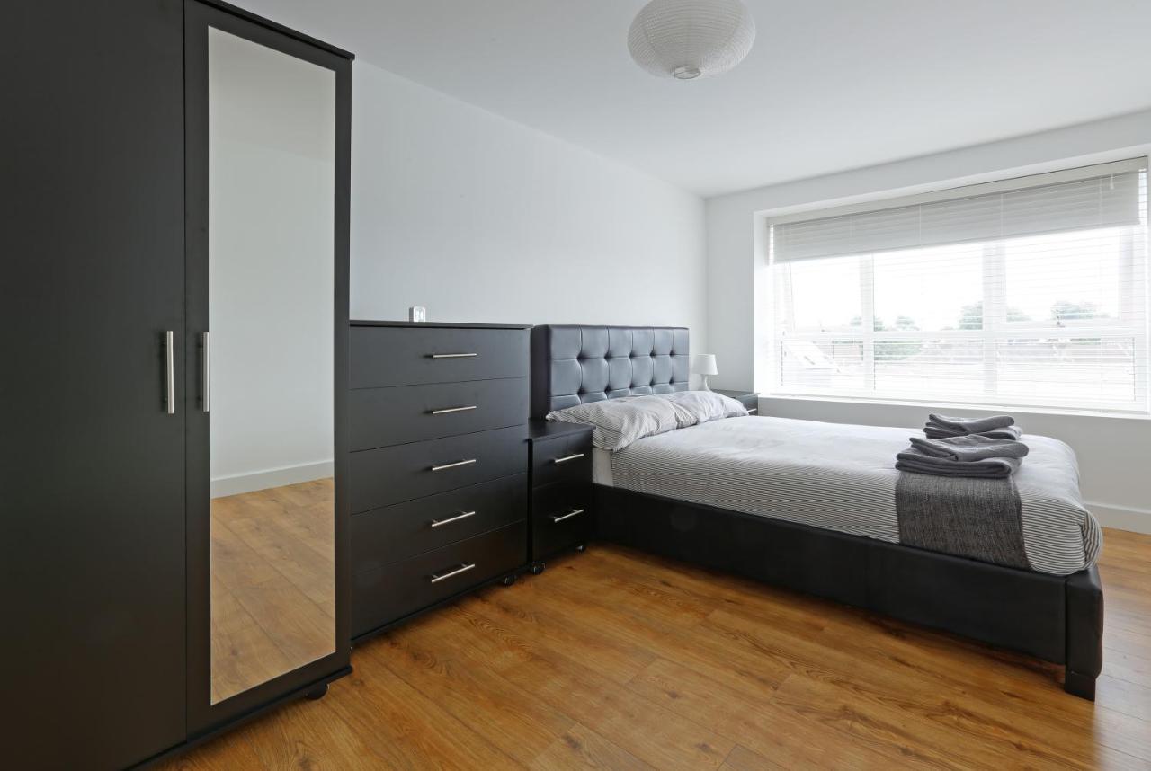 Radalco Apartments Hounslow Exterior photo