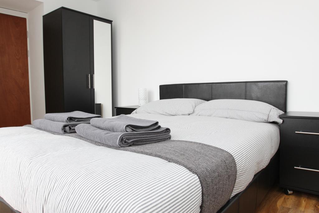 Radalco Apartments Hounslow Exterior photo