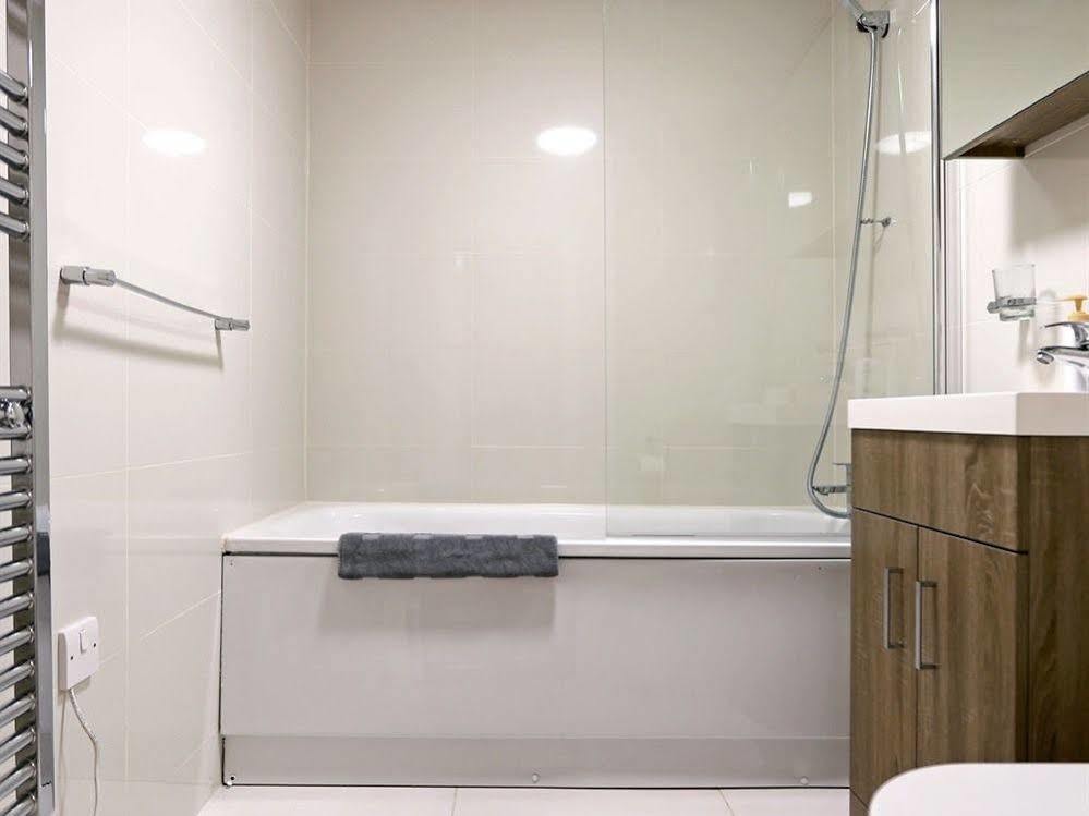 Radalco Apartments Hounslow Exterior photo