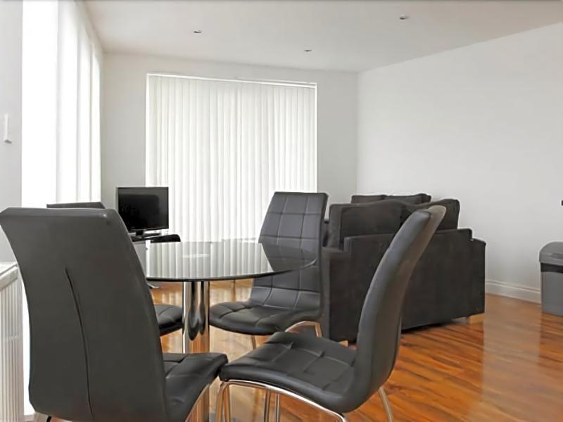Radalco Apartments Hounslow Exterior photo